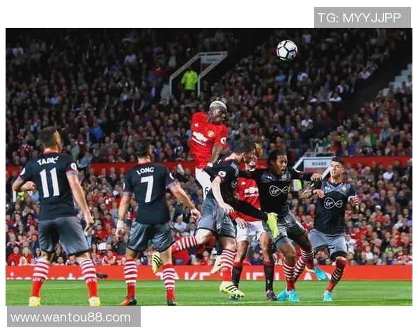 伯恩利与曼联精彩对决录像集锦回顾及精彩瞬间分析