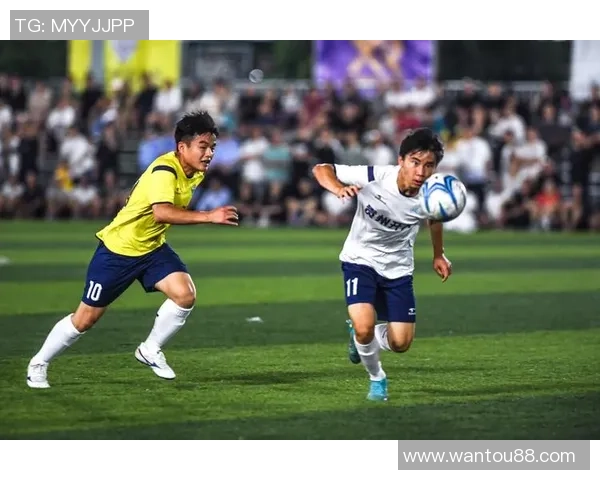 四川与贵州足球对决激战正酣球迷热情高涨期待精彩瞬间