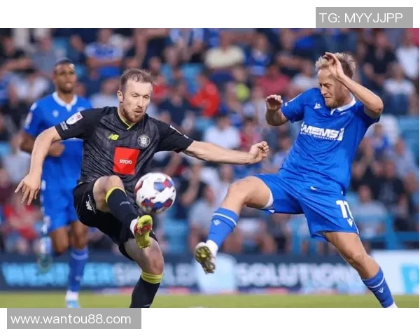 唐卡斯特与伯利的激烈对决揭示英甲联赛的竞争魅力与战术较量