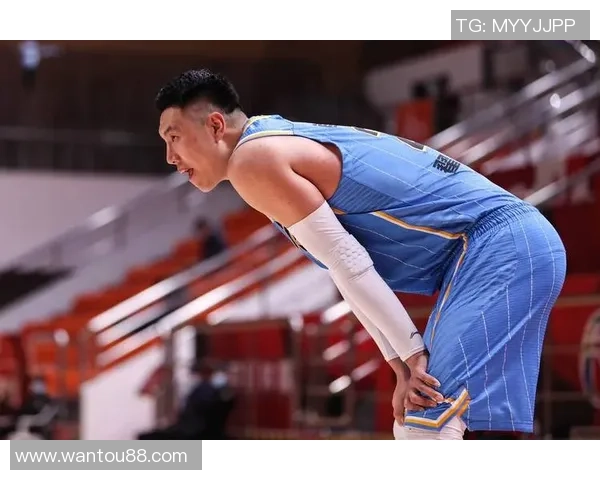 翟晓川的篮球之路：从青涩少年到职业明星的奋斗历程与心路历程