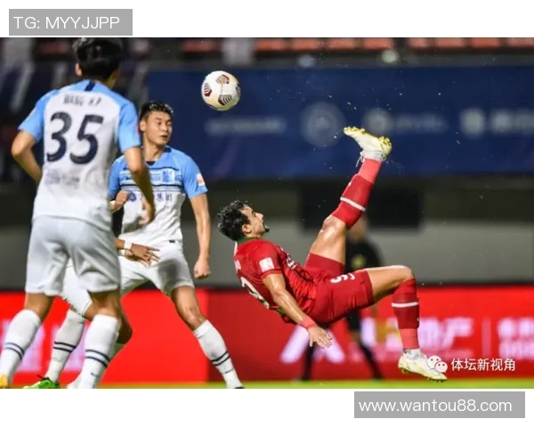 广州足球队在洲际杯中的团队协作表现分析与点评MBA