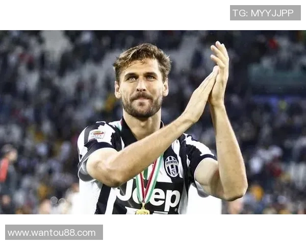 莱奥的传奇之路：从默默无闻到全球瞩目的足球巨星成长记