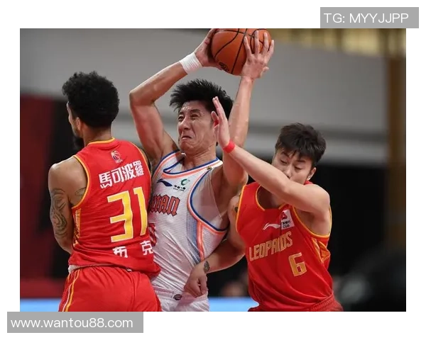 深圳篮球队的节奏探秘：从战术布局到球员配合的全景分析